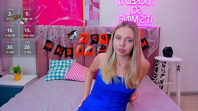 Snapshot of TessaAdorable chatting on October 23, 1:33 am TessaAdorable online show from October 23, 1:33 am