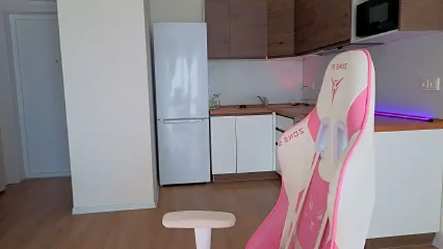 Enjoy everymoment  online show from March 21, 11:48 am