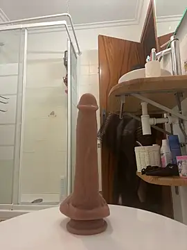 laarti online show from October 16, 9:39 pm