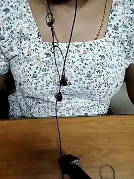 Snapshot of Tamil_Radha chatting on October 22, 5:29 pm Tamil Radha online show from October 22, 5:29 pm