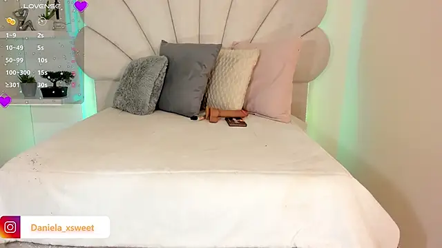 Danielaangelina online show from February 20, 6:26 am