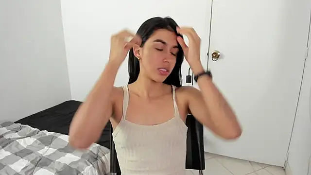 Mazikeen  18 online show from March 30, 1:00 pm