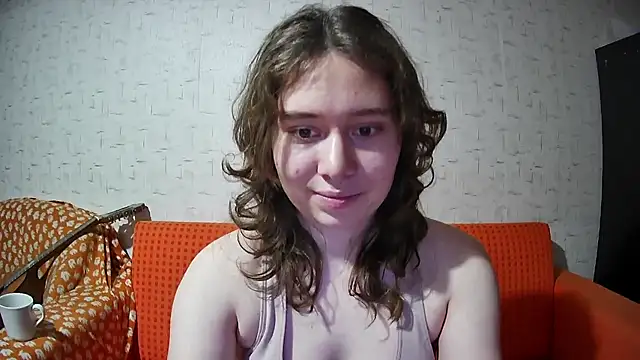 girliemilk online show from December 1, 8:33 pm