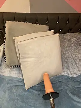 Nicky gh online show from November 17, 9:04 pm