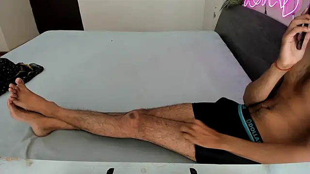 Snapshot of Queen_Couple chatting on October 1, 5:34 am Queen Couple online show from October 1, 5:34 am