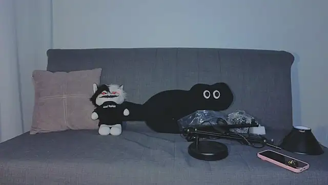 Mia Luw online show from April 14, 6:13 am