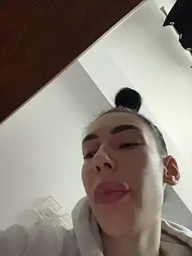 Celine Roxelle online show from December 17, 11:14 am