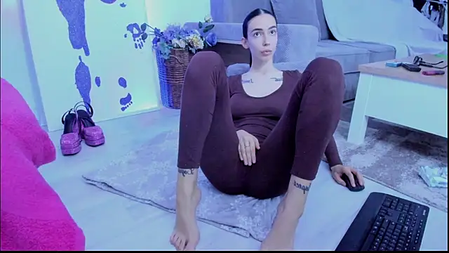 Celine Roxelle online show from September 22, 7:45 pm