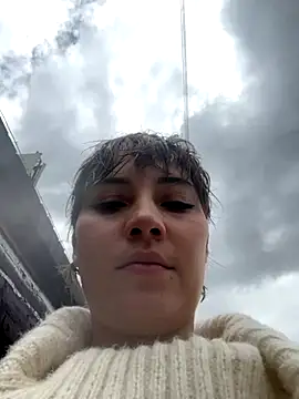 Maggie Geller online show from November 13, 3:55 pm