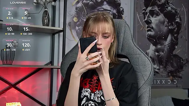 KiraMontoya online show from March 5, 2:51 am