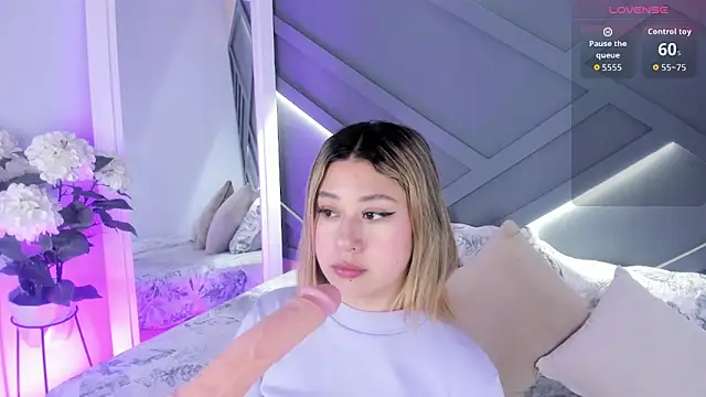 cloe palmer online show from December 17, 9:02 am