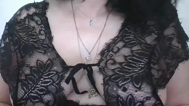 Snapshot of sarahspotlight chatting on October 7, 11:47 am sarahspotlight online show from October 7, 11:47 am