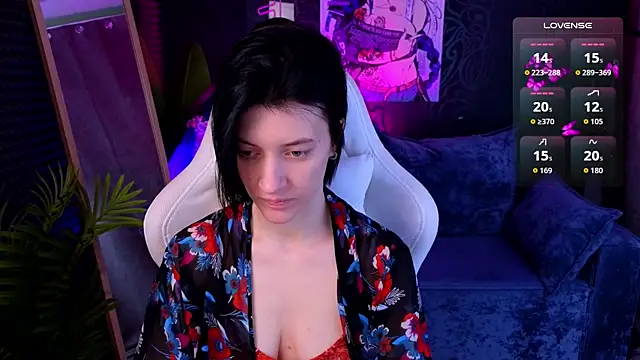 roxy riot  online show from November 14, 1:27 am