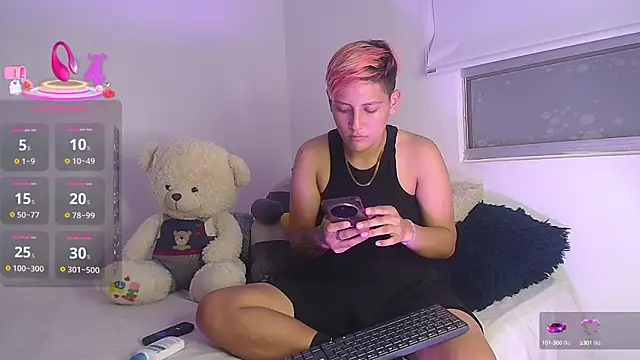 Snapshot of Brianna_Hard chatting on September 14, 2:31 am Brianna Hard online show from September 14, 2:31 am