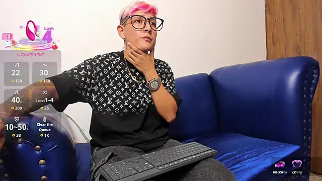 Snapshot of Brianna_Hard chatting on October 3, 2:27 am Brianna Hard online show from October 3, 2:27 am