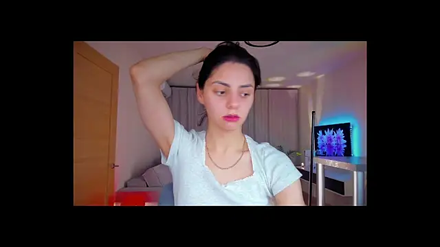 EmiliaZen online show from April 18, 12:13 am