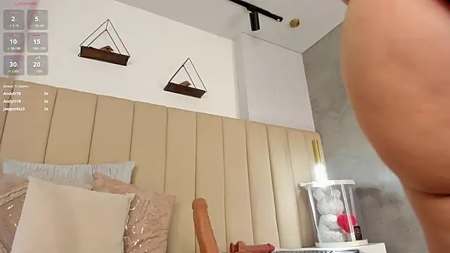 Zoee monroe online show from February 1, 7:12 pm