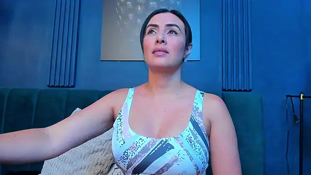 scarlet edwars online show from November 17, 6:52 pm