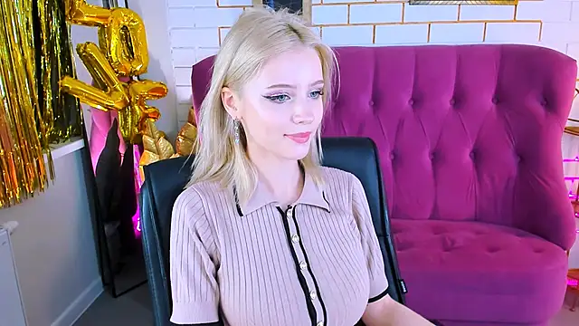 Snapshot of LeonaStane chatting on September 25, 5:11 pm LeonaStane online show from September 25, 5:11 pm