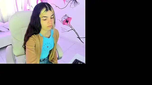 Isabela Fiorelli online show from November 8, 12:54 pm