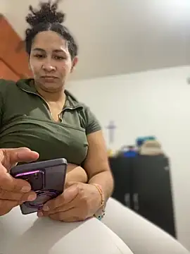 Carola-Ross online show from February 20, 5:25 pm