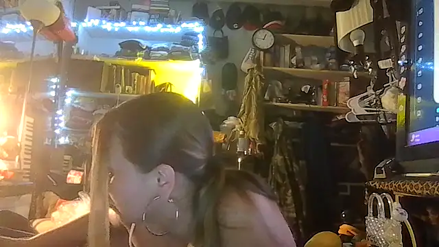 ShysluutGia online show from April 11, 7:45 am