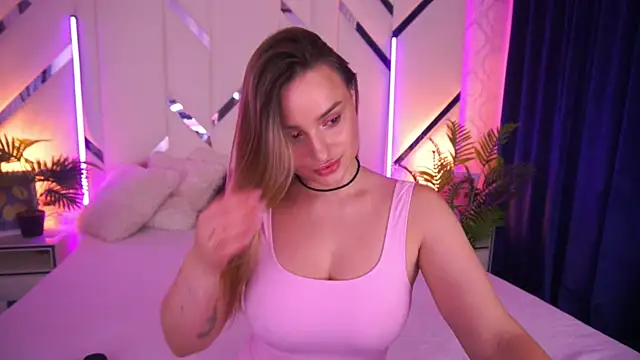 LindsieGreyy online show from November 27, 9:45 am