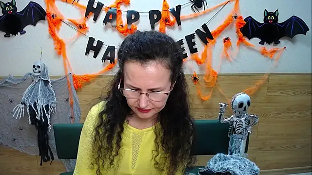 Miroslava Happi online show from October 27, 7:15 am