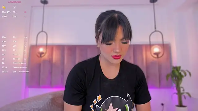 emmiily z online show from April 8, 8:11 pm