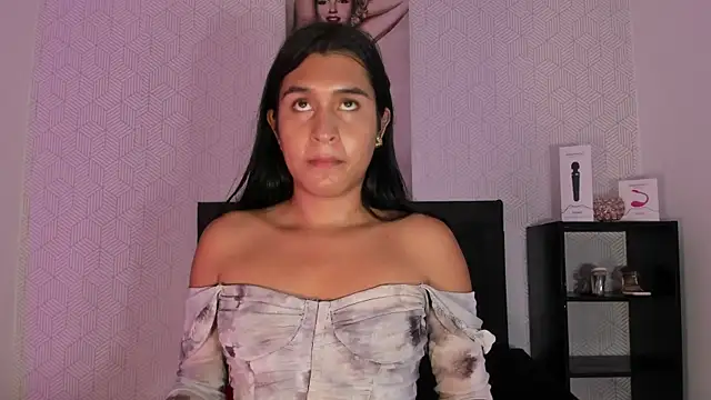 Selena fox7 online show from April 3, 3:26 am