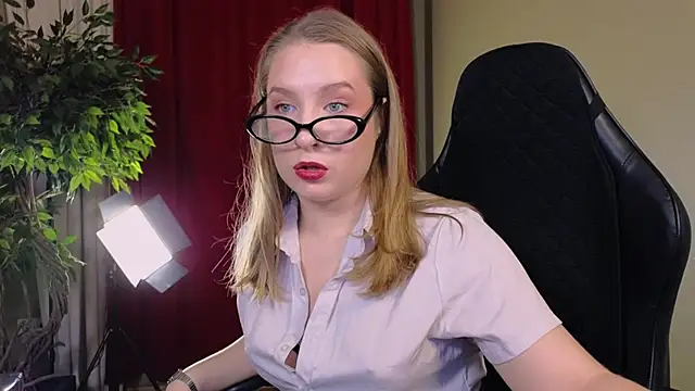 Saint Vicious online show from December 4, 8:42 pm