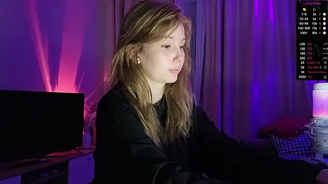 Snapshot of Sakura_Moore chatting on October 26, 9:10 pm Sakura Moore online show from October 26, 9:10 pm