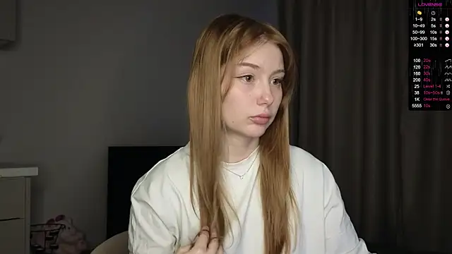 Snapshot of Sakura_Moore chatting on October 29, 1:37 pm Sakura Moore online show from October 29, 1:37 pm