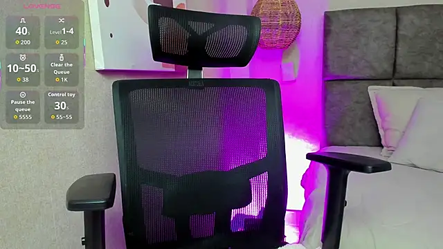 elizabeth 20 online show from October 11, 8:00 pm