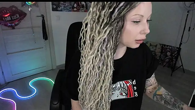 HoneySallyMoore online show from April 5, 8:19 pm