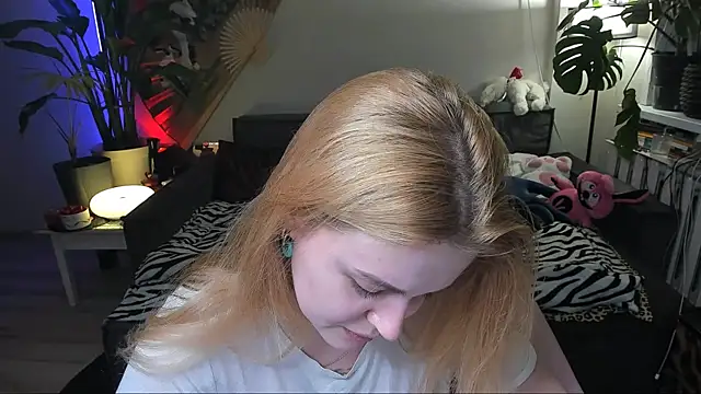 Alexa Pirs online show from March 29, 6:18 pm