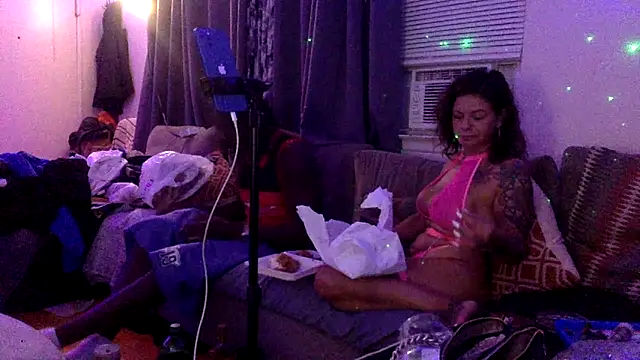 CoffeeNCreamHer online show from September 12, 1:17 am