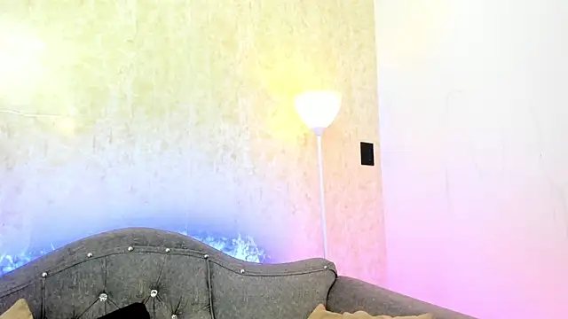 AntoniSantoss online show from March 23, 8:15 pm