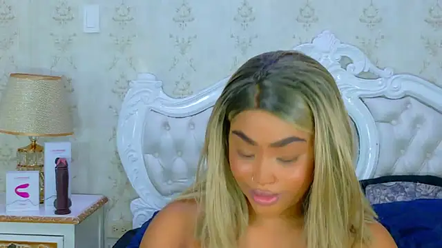 TianahGlow online show from November 24, 8:44 pm