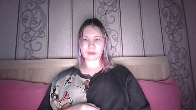 Little kitsune1707 online show from September 30, 1:28 pm