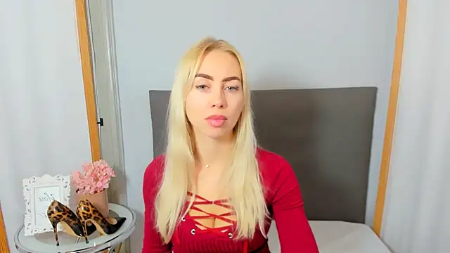 MargaritaRose online show from October 26, 8:15 pm