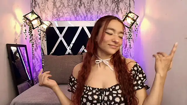 charlotte bluee online show from December 3, 7:49 pm