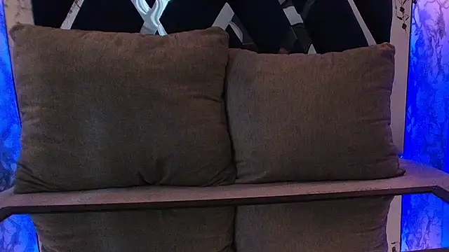 charlotte bluee online show from November 24, 6:54 pm