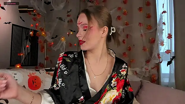 TaiteBayles online show from October 28, 2:39 am