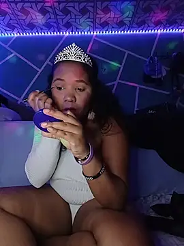 lilithathenea online show from December 14, 1:50 pm