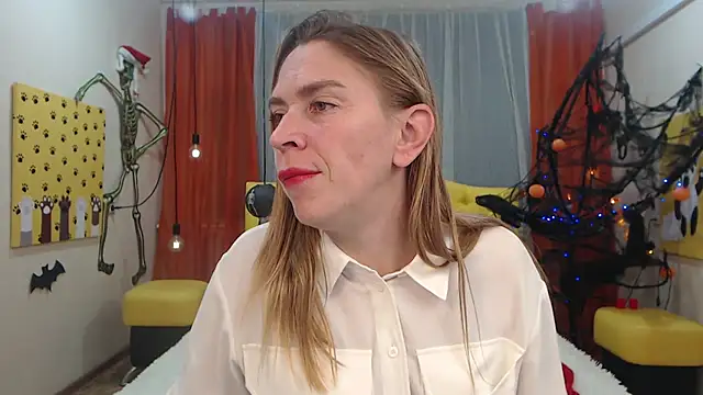 TessaDaybreak online show from October 11, 7:46 am