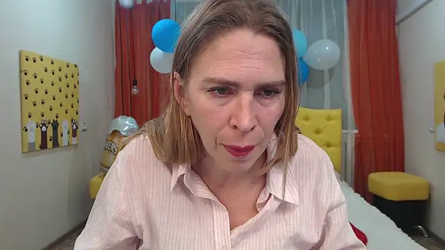 TessaDaybreak online show from September 18, 12:15 pm