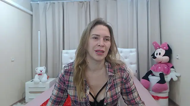 TessaDaybreak online show from February 20, 7:43 am