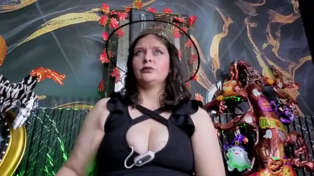 AmandaKovich online show from October 30, 8:10 pm