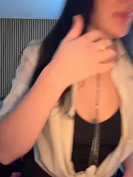 YoungHotMilf97 online show from February 3, 8:41 am